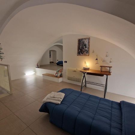 Вилла Polignano A Mare: Sulla Piazza Di Domenico Modugno Экстерьер фото