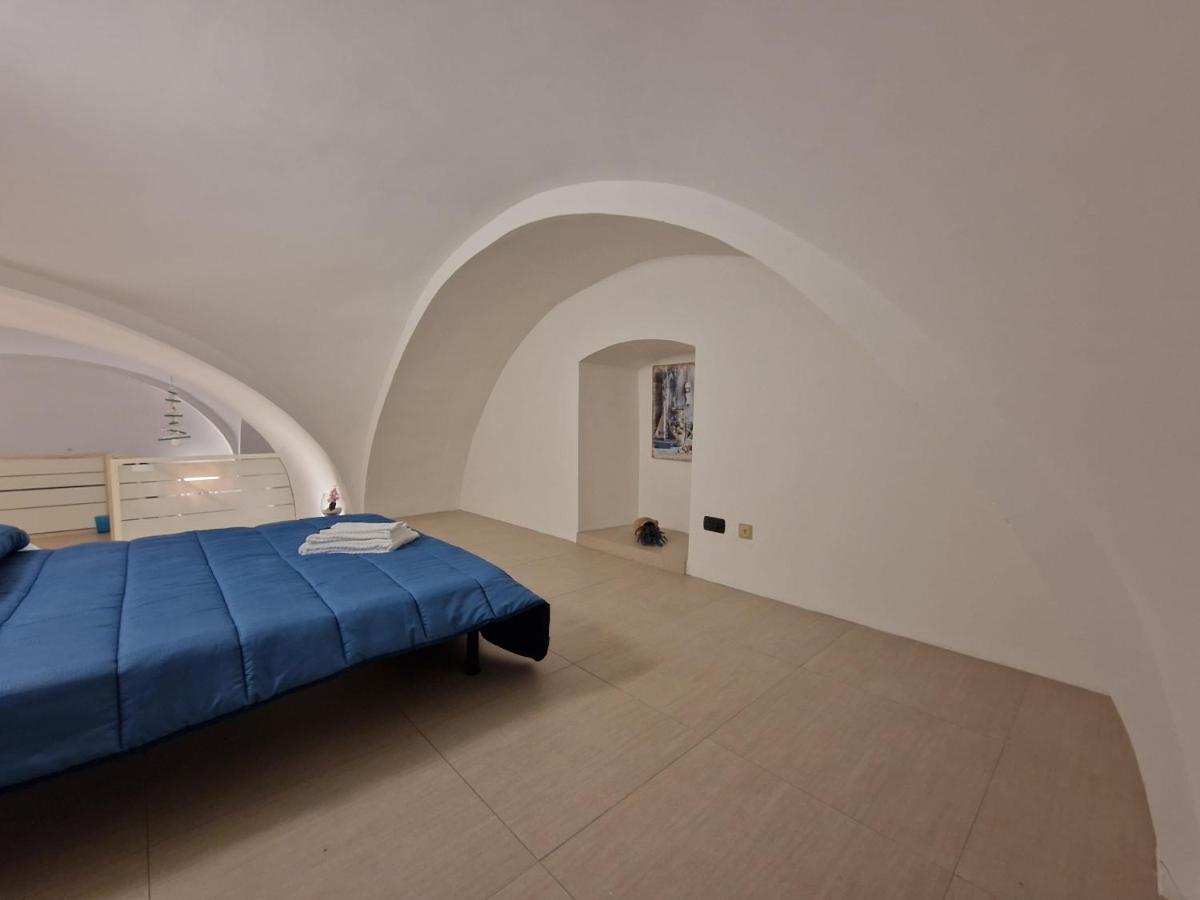 Вилла Polignano A Mare: Sulla Piazza Di Domenico Modugno Экстерьер фото