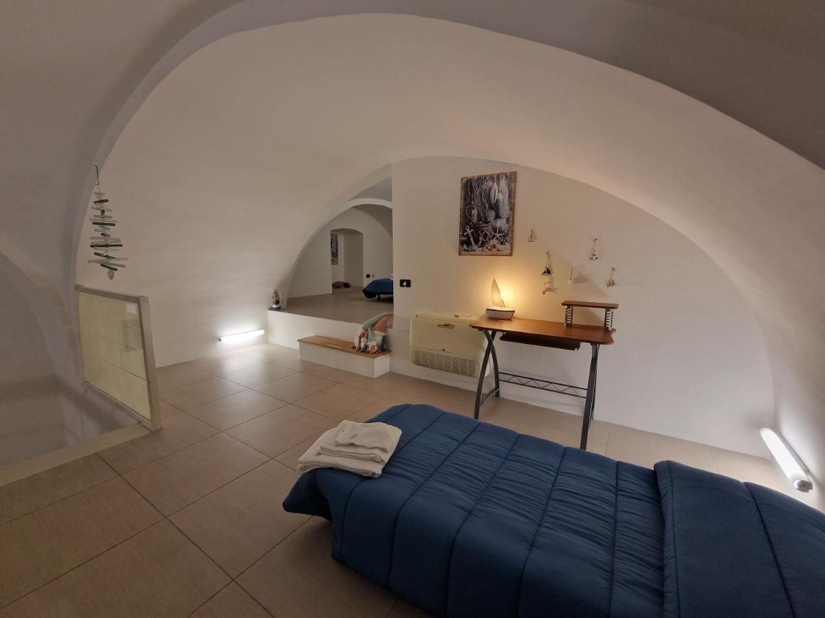 Вилла Polignano A Mare: Sulla Piazza Di Domenico Modugno Экстерьер фото
